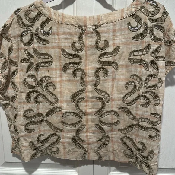 FREE PEOPLE We The Free Embroidered Laser Cut Out Cream Crop Top Small - Picture 4 of 5